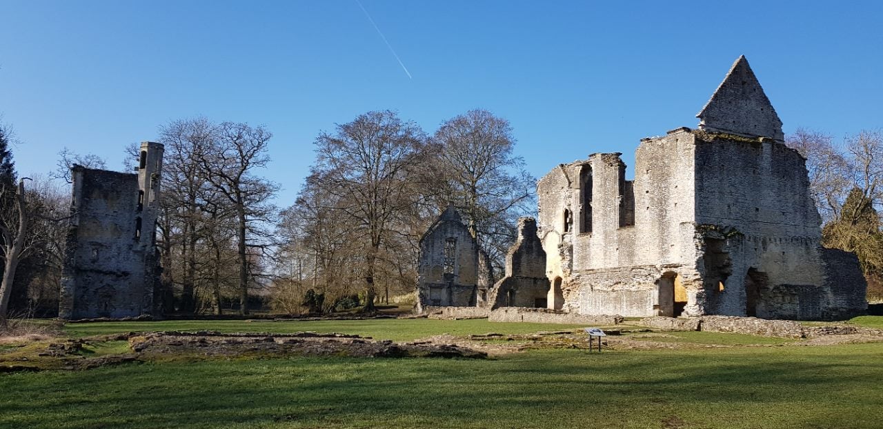 Minster Lovell Hall & Dovecote